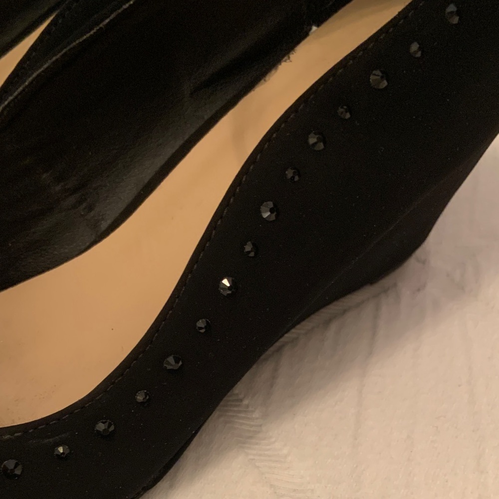 Me Too Black Heeled Shoes with bead trim - Picture 4 of 7